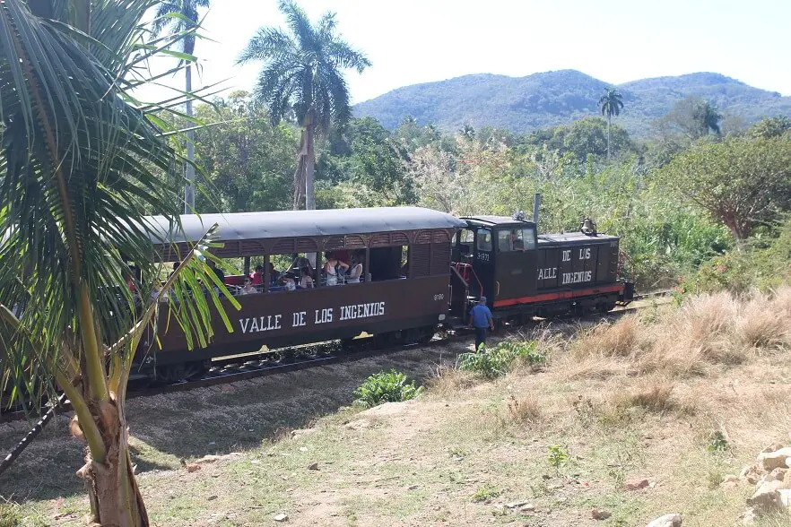 Train in Valle de los Ingenios, Trinidad