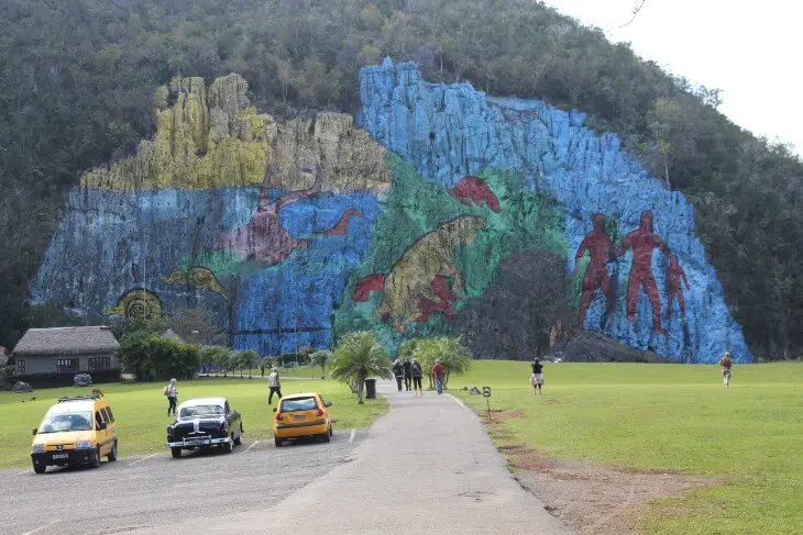 Mural de la Prehistoria