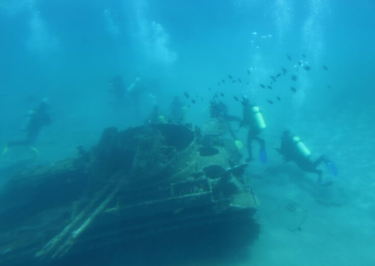 Tank and corals in the Red Sea, Aqaba, Iordania