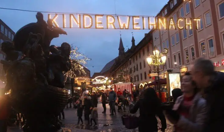 Kinderweihnacht Nuremberg- piete de Craciun
